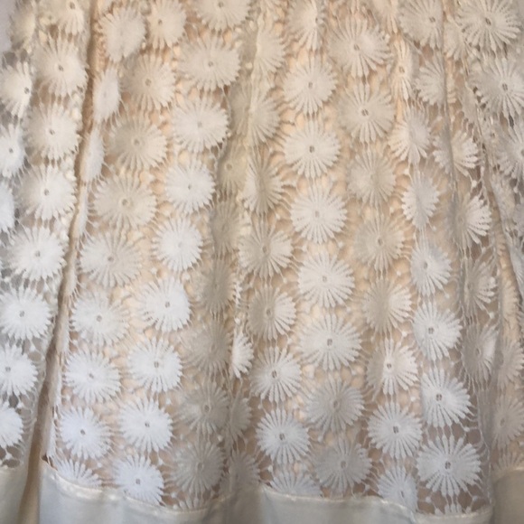 RYU cream and light gold layered crochet floral flared skirt. Size Small. - Picture 10 of 11